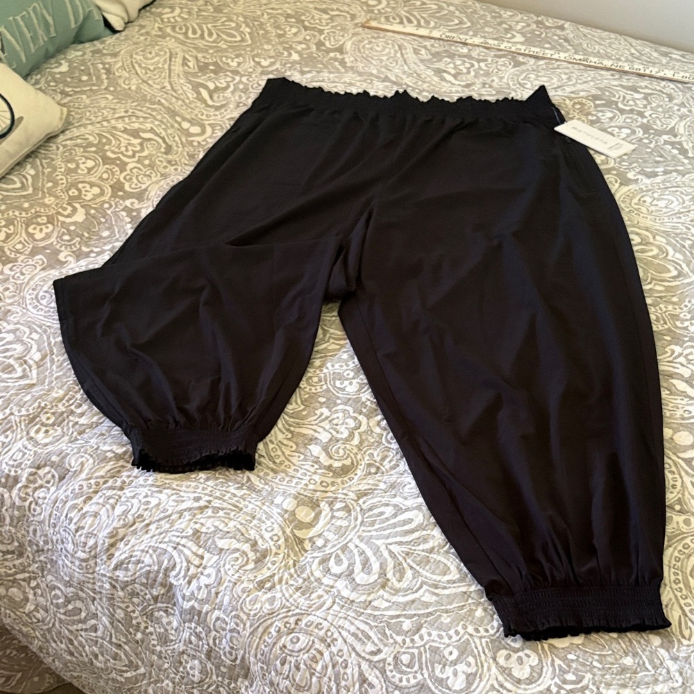 Athleta Black Cropped Track Joggers